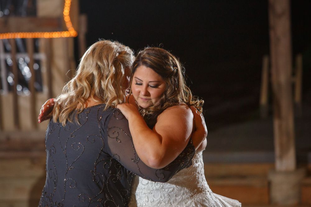 Wrights Mill Farm Wedding-21 Mother daughter first dance