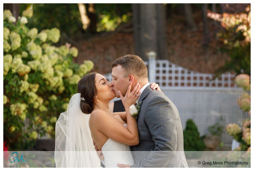 The Commons 1854-17 Bride and Groom First Kiss
