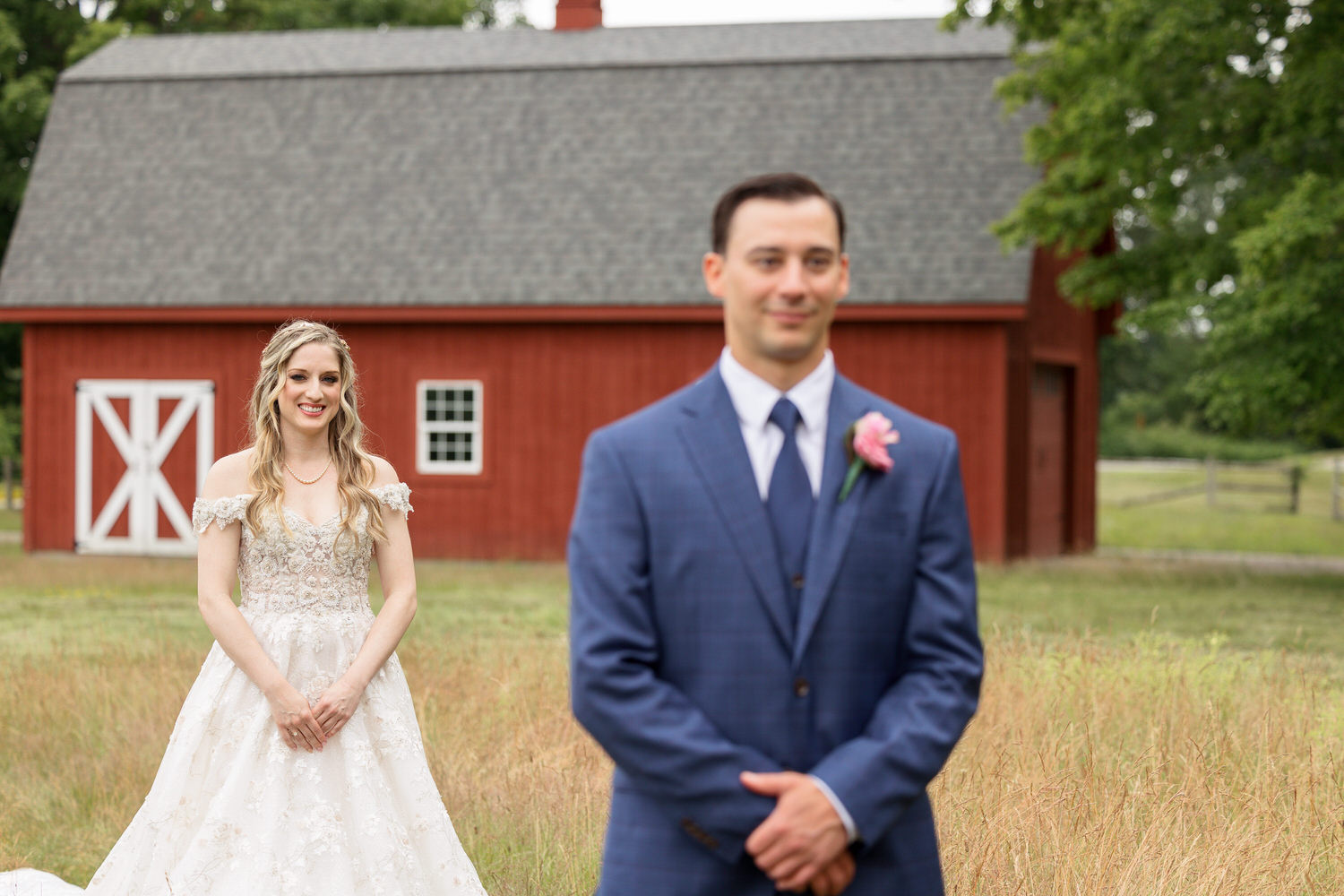 Wedding couple first look on the wedding day at the Publick house in Sturbridge